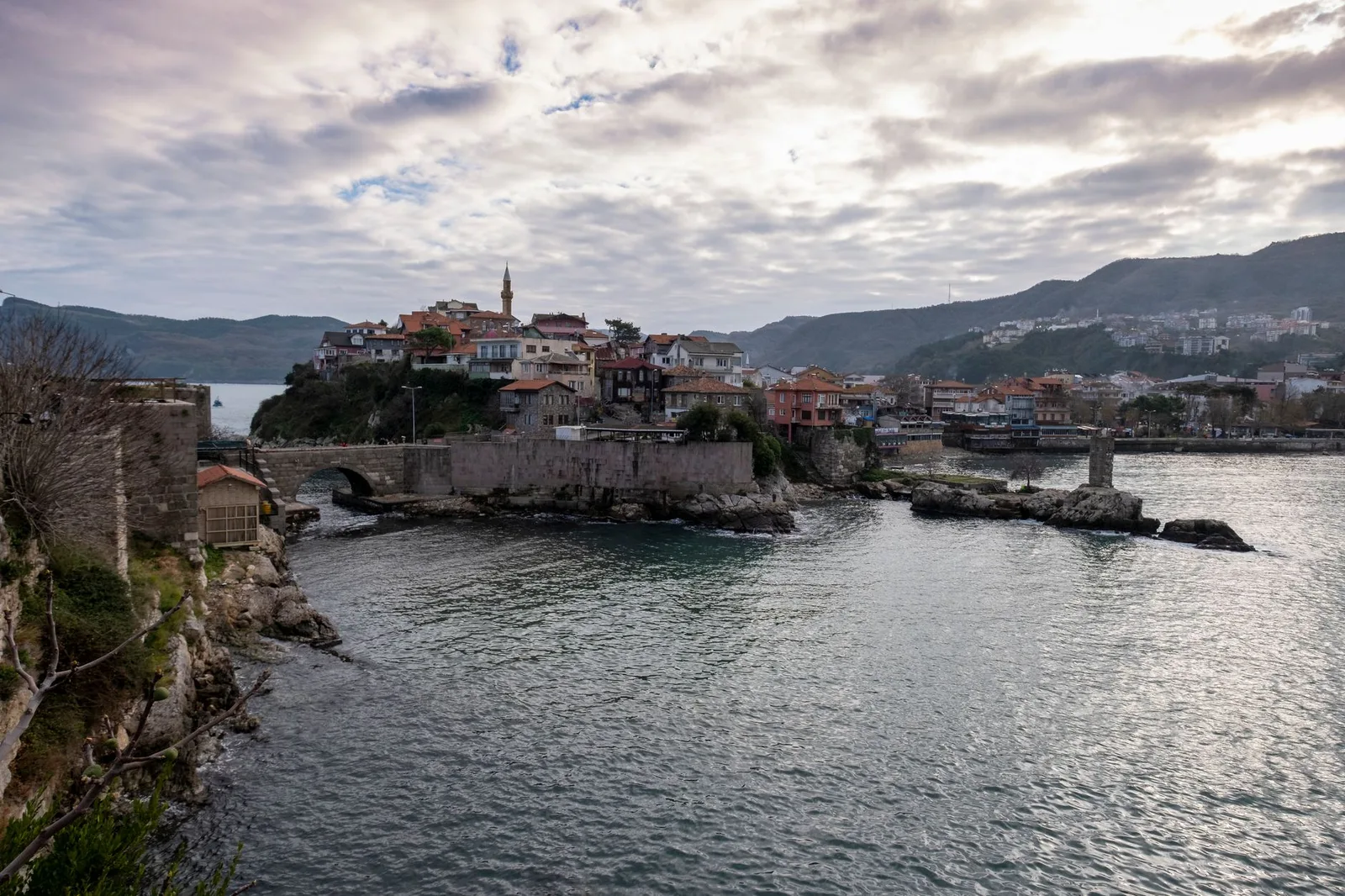Amasra Gezilecek Yerler: Detaylı Gezi Rehberi, Rotalar ve İpuçları
